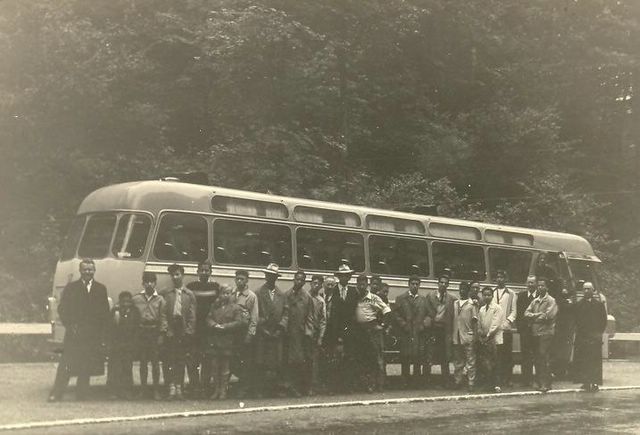 75-groep-bus-17-1956